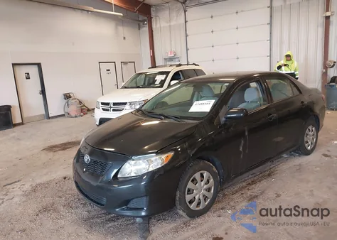 2010 Toyota Corolla Le z USA, uszkodzony, nr VIN JTDBU4EE7AJ081390